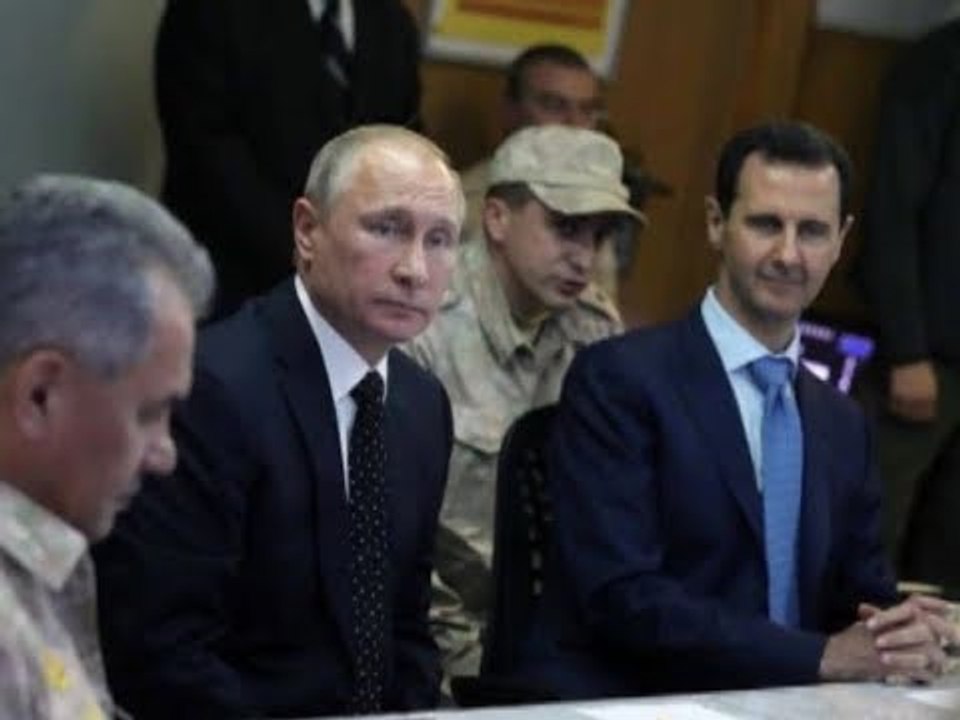 القيصر الروسي يعلن وفاة داعش بـ"سوريا" وحارسه يحرج "بشار الأسد" بتصرف مهين