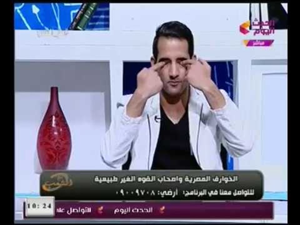 فيديو (+18) شاب مصري خارق يشرب مياة النار ويأكل الزجاج علي الهواء