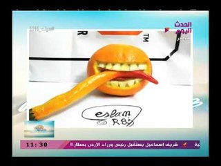 بالفيديو:  رسام موهوب يرسم علي اللبان وبذور البلح ولوحات خرافية بالقهوة