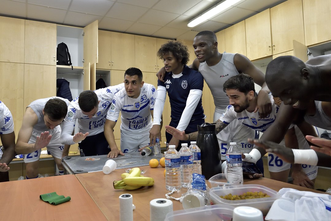 Grenoble 0-2 Estac⎥Le cri de guerre au Stade des Alpes !