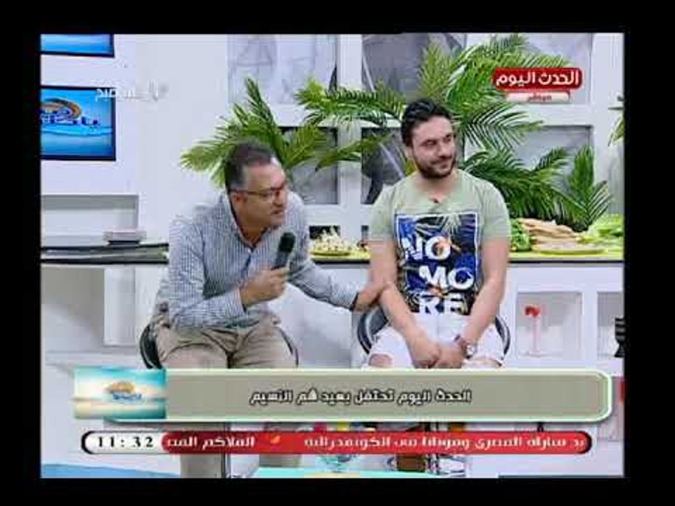 طفل يقتحم استوديو الحدث ويوجه رسالة بالفرنسية للمشاهدين