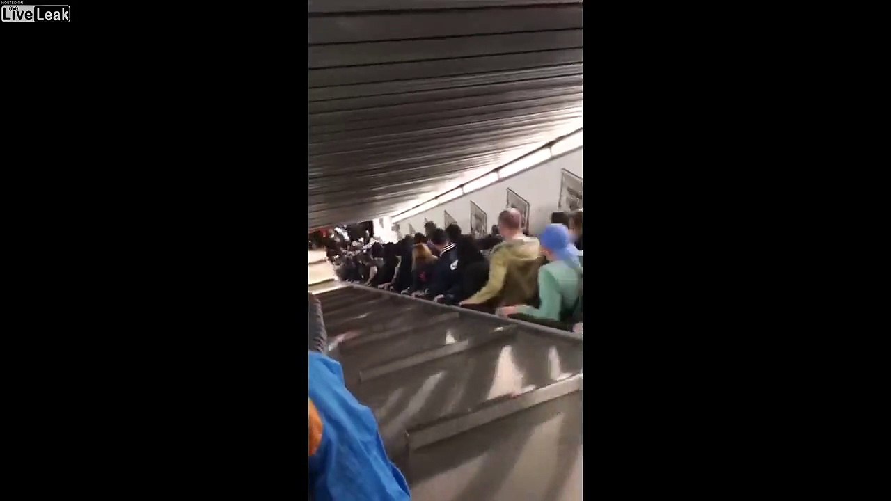 Underground escalator breaks down in Rome