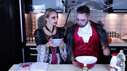UN GATEAU SANGLANT !!   LES NINOU'S FONT HALLOWEEN