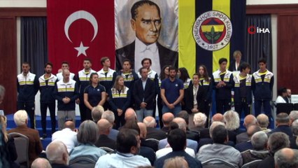 Ali Koç, Guliyev’i alnından öptü