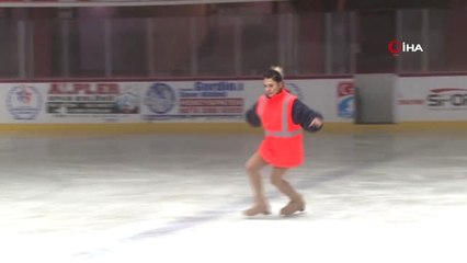 Kadın Mimar, "Reflektörlü Montu" ile Buz Pistinde Rüzgar Gibi Esti