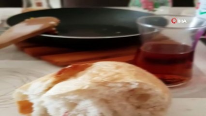 İnegöl'de ekmeğin içinden lastik çıktı