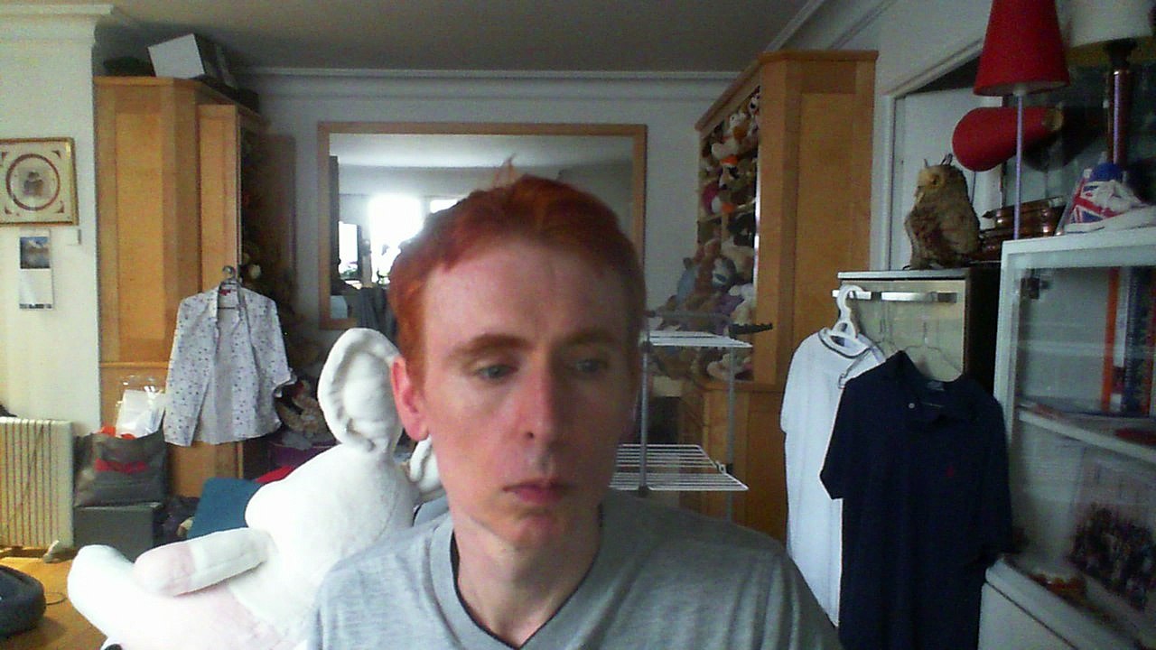 Wiwi égratigne "i don't wanna see you with her" de Maria Mena