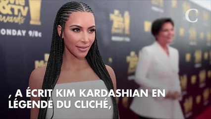 PHOTO. Kim Kardashian pose topless avec sa fille Chicago dans les bras