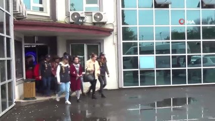 Sahte Siteden Göçmenleri Dolandıran Çete Çökertildi