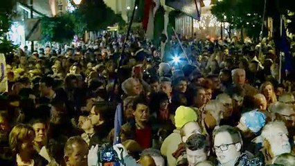 In piazza per difendere la CEU, l'università fondata da Soros