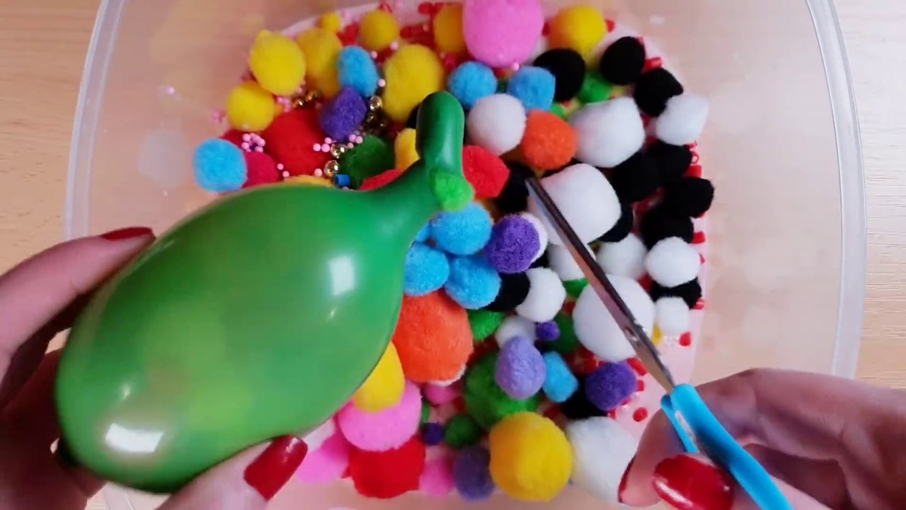 Making Slime With Funny Balloons And Pom Poms 2018