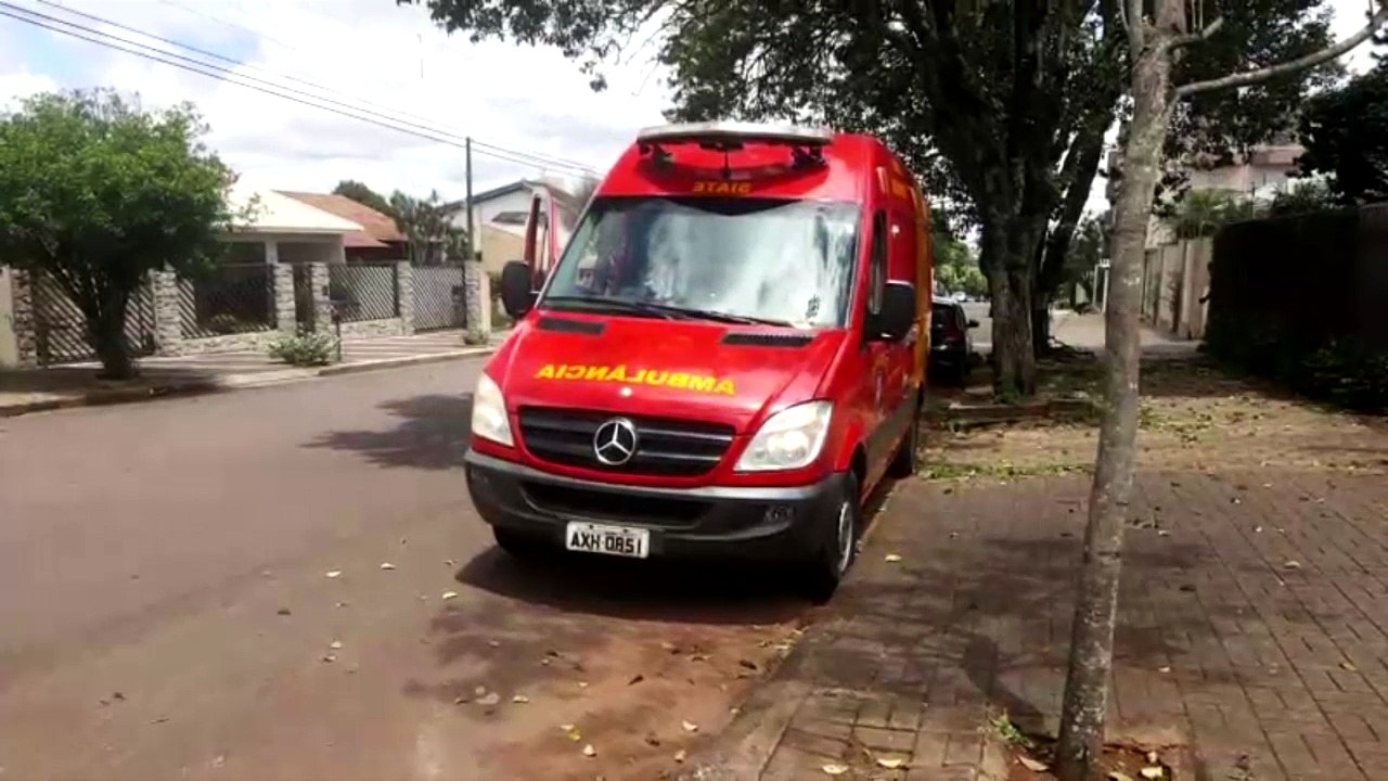 Mulher é socorrida pelo Corpo de Bombeiros