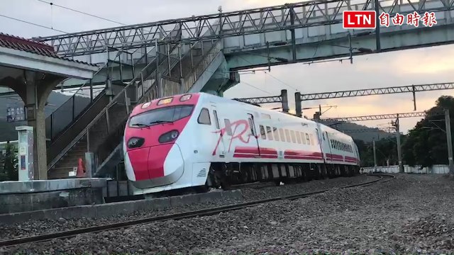 罹難者頭七 普悠瑪432車次過傷心地鳴笛39秒致哀