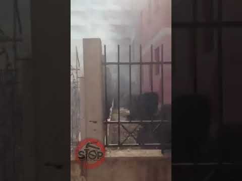 Stop - Ne Lezh i ven flaken ne oborrin e shkolles Gjergj kastrioti