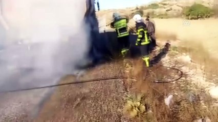 Hareket halindeki kamyonun lastikleri alev aldı - ADIYAMAN