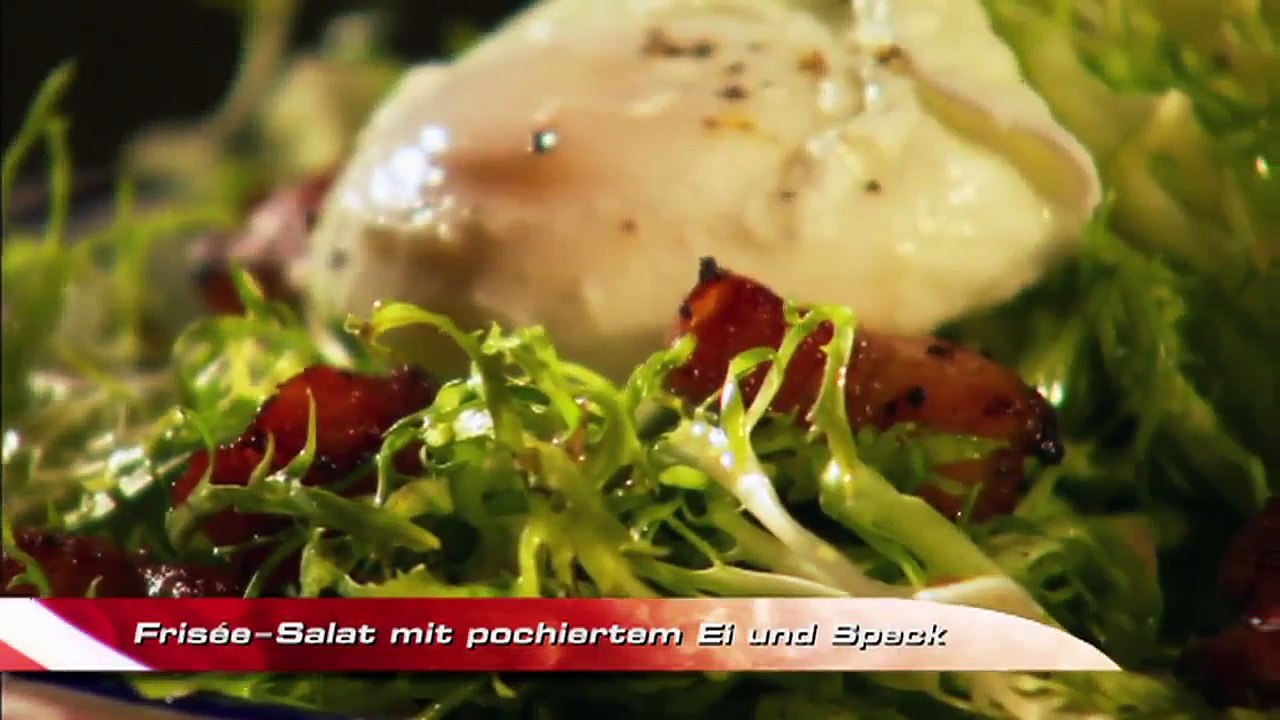 Salat mit Pancetta und pochiertem Ei