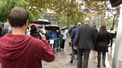 VOX se implanta en Hospitalet entre aplausos y 'vivas España' de los catalanes