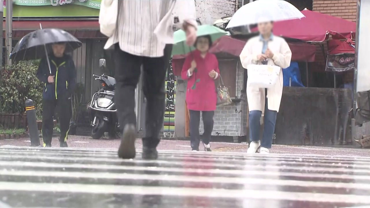 [날씨] 추위 몰고 오는 가을비...돌풍·벼락·우박 / YTN