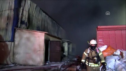 Hadımköy'deki geri dönüşüm deposunda yangın - İSTANBUL