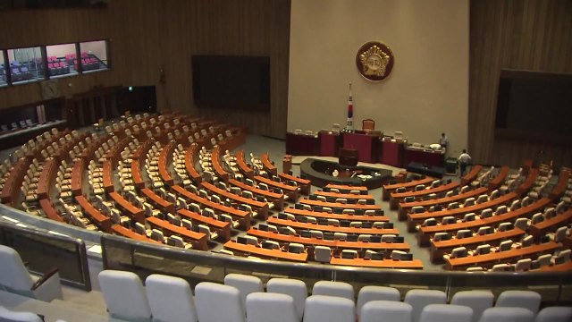 '비리 유치원 vs 채용 비리' 한 방씩 주고받았지만 구태는 여전 / YTN