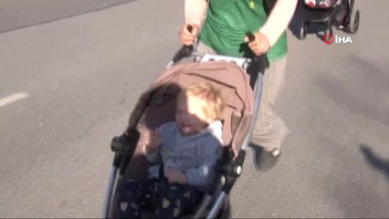 Penbisfest'te Bebek Arabasını Elinden Kaçırdı Yürekler Ağza Geldi