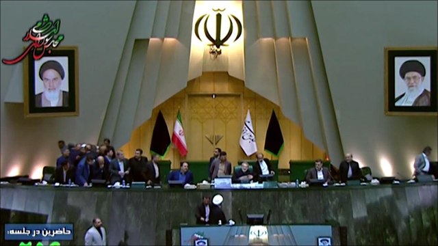 إيران تحدث تغييرات بحكومتها تحسبا للعقوبات الأميركية