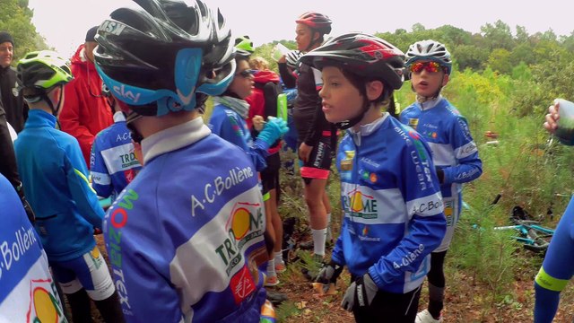 Ravito de la rando du lez avèc ècole v t t de avenir cycliste bollnois