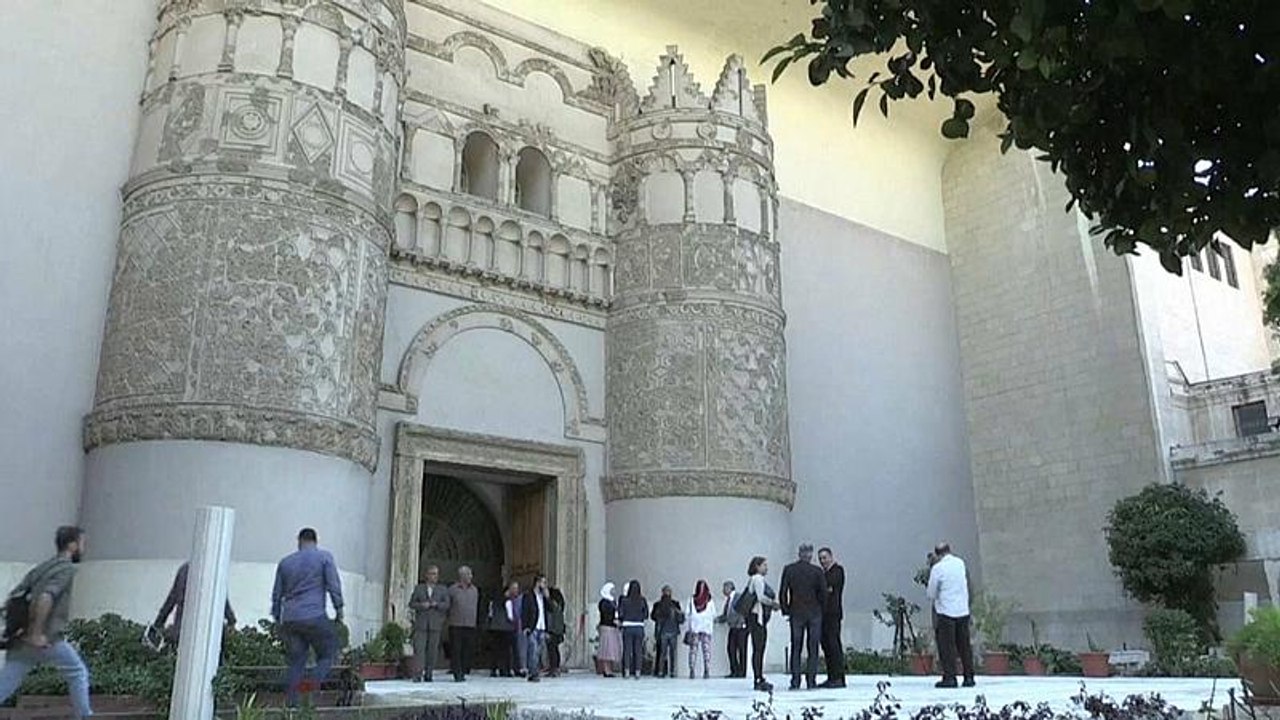 المتحف الوطني بدمشق يعيد فتح أبوابه لأول مرة من...