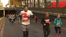 Vítima de atentado terrorista corre na maratona de Bruxelas