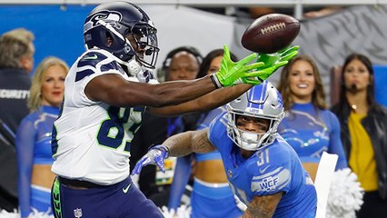 Moore juggles ball for dramatic TD over Teez Tabor