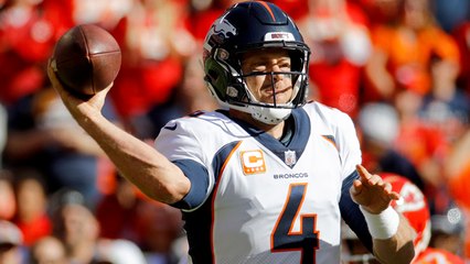 Keenum throws side-arm pass to Sutton for 21 yards