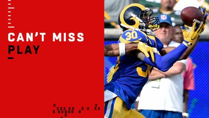 Can't-Miss Play: Gurley toe-drags for insane bobbling catch