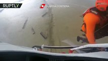 فيديو: لحظة إنقاذ مروحية رجلاً عالقًا في سقف منزله وسط فيضانات إيطاليا