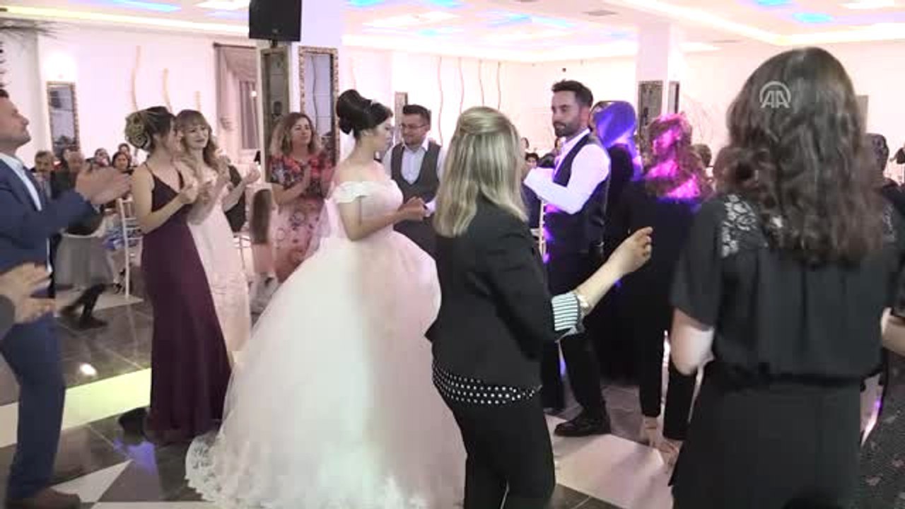 Japon Gelinlere Türk Düğünü