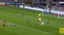 Touching both posts, Laborde opens the score for Montpellier