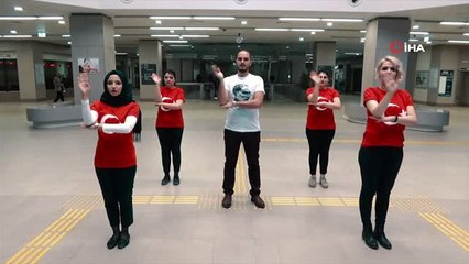 Yozgat Şehir Hastanesi Çalışanları İstiklal Marşı'nı İşaret Dili ile Okudu