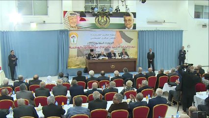 عباس يتعهد بعدم تمرير صفقة القدس ويهاجم ترامب