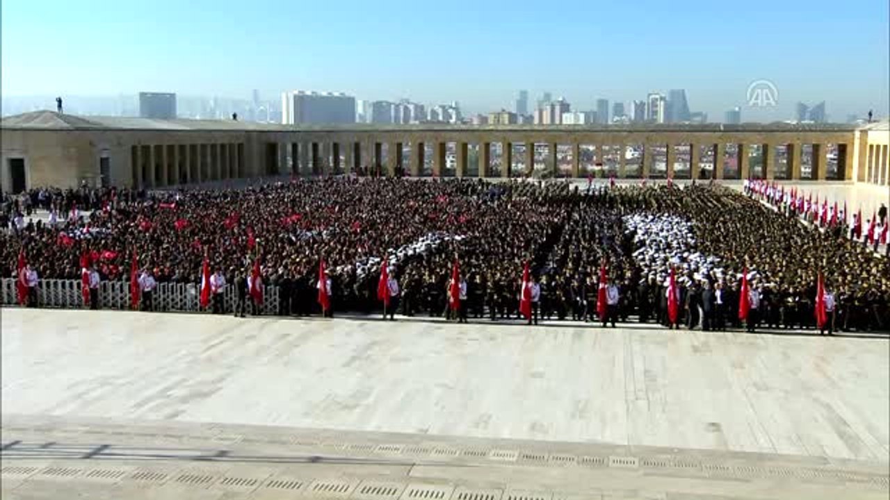 Cumhurbaşkanı Erdoğan ve Beraberindeki Heyet Anıtkabir'i Ziyaret Etti