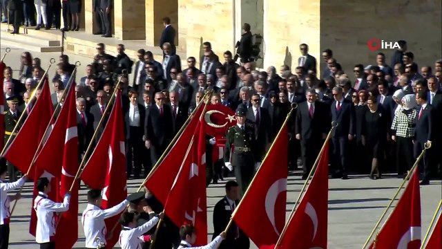 Cumhurbaşkanı Erdoğan, Anıtkabir Özel Defteri'ni İmzaladı