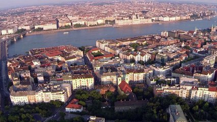 Diving through the abyss of Budapests' hidden caves