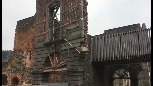Villers-la-Ville: un camion a percuté les arcades de l'Abbaye