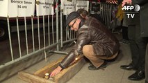 Paris: hommage aux victimes de la synagogue de Pittsburgh