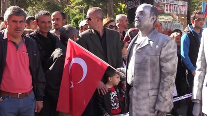 'Cumhuriyeti Biz Böyle Kazandık' fotoğrafı canlandırıldı - UŞAK