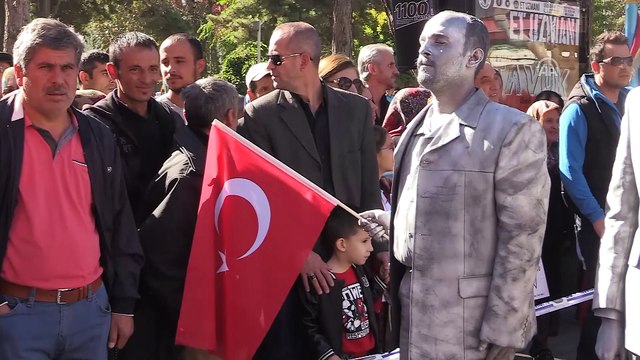 'Cumhuriyeti Biz Böyle Kazandık' fotoğrafı canlandırıldı - UŞAK