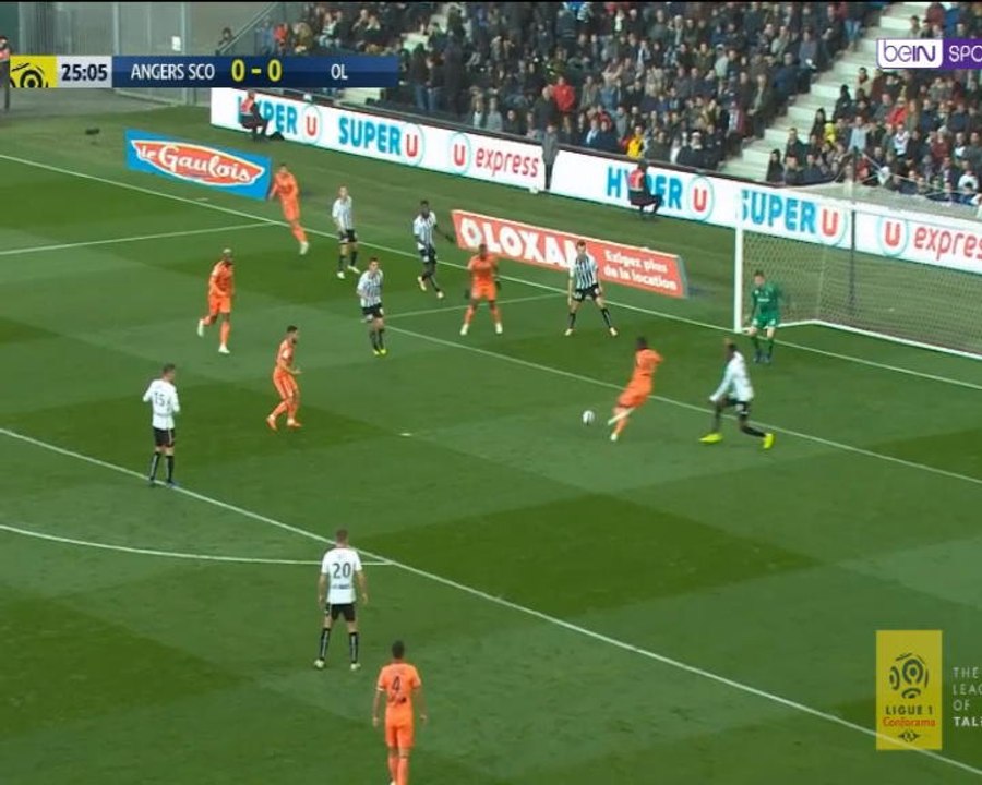 لقطة: الدوري الفرنسي: يا للهول! تراوري يُهدر هدفًا أمام أنجيه بغرابة شديدة