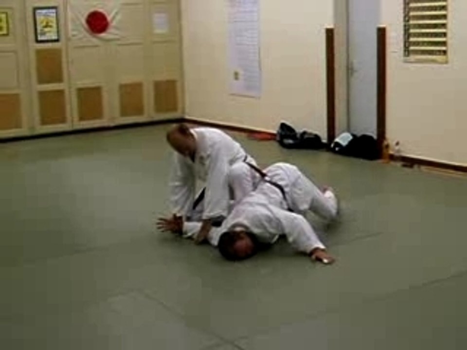 Tai-jitsu - koshi-guruma - bras de la mariée