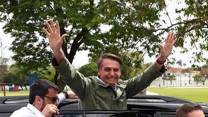 Jair Bolsonaro promete Brasil "próspero, livre e grande nação"