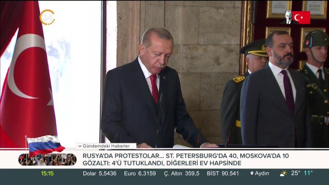 Cumhurbaşkanı Erdoğan Anıtkabir Özel Defteri'ni imzaladı