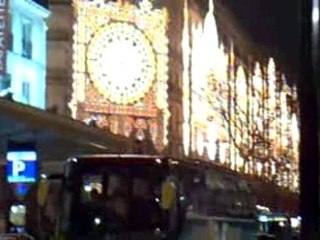 27-dec-07-devant-les-grands-magasins-parisiens
