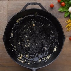 How to Make One Pot Creamy Tuscan Shrimp Pasta